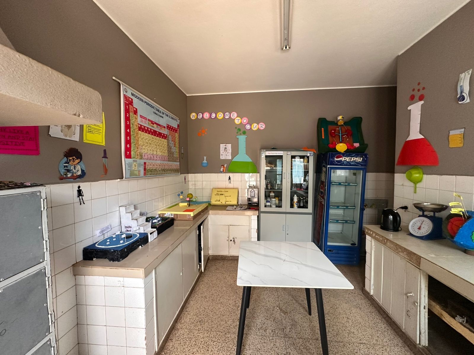 Laboratório de Ciências da Bright Beginnings Academy